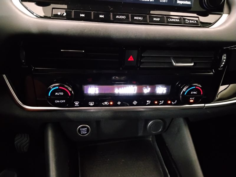 GuidiCar - NISSAN Qashqai 2021 Qashqai 1.3 mild hybrid N-Connecta 2wd 140cv Usato