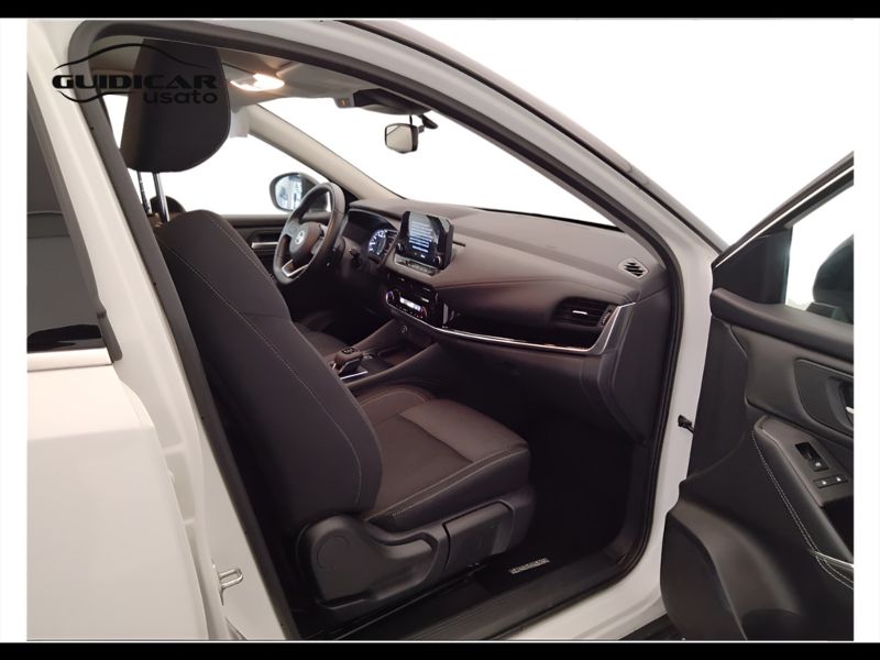 GuidiCar - NISSAN Qashqai 2022 Qashqai 1.3 mild hybrid N-Connecta 2wd 158cv xtronic Usato