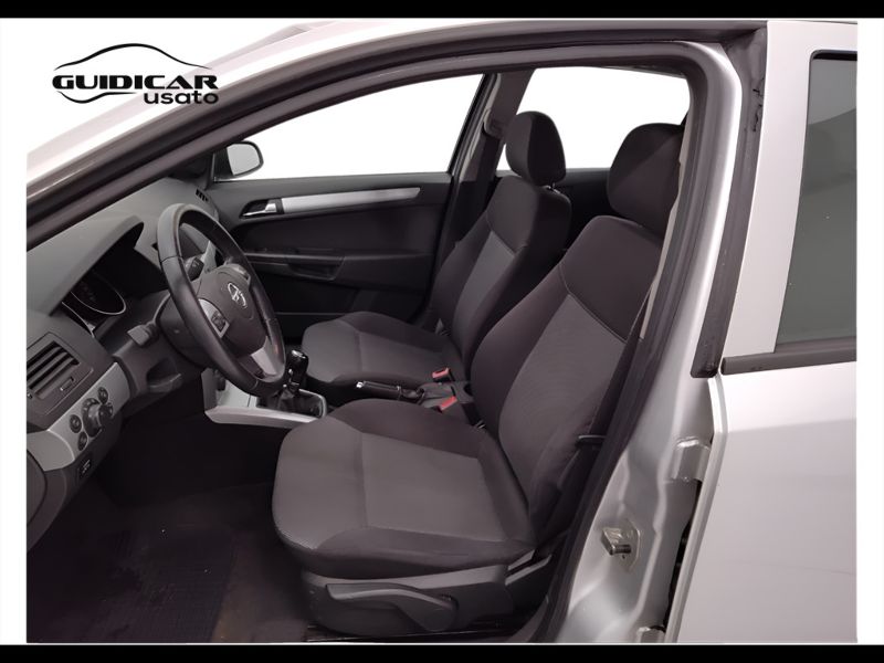 GuidiCar - OPEL Astra 2009 Astra 5p 1.4 Enjoy Gpl-tech Usato