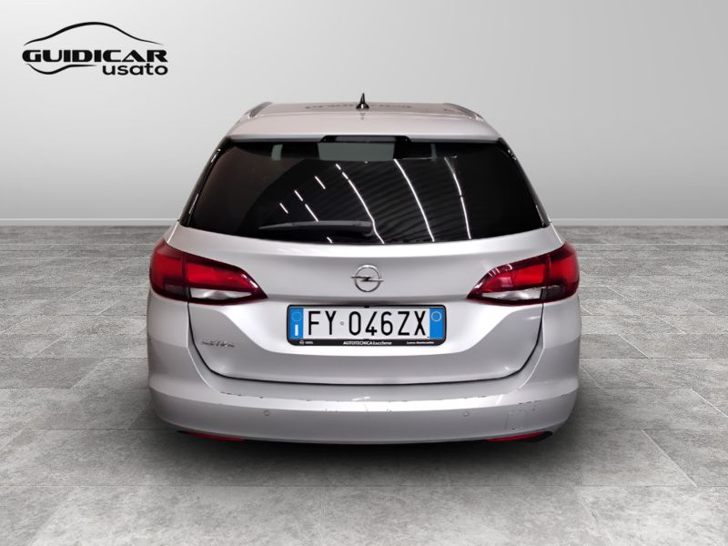 GuidiCar - OPEL Astra 2019 Astra Sports Tourer 1.6 cdti Dynamic s&s 110cv my18.5 Usato