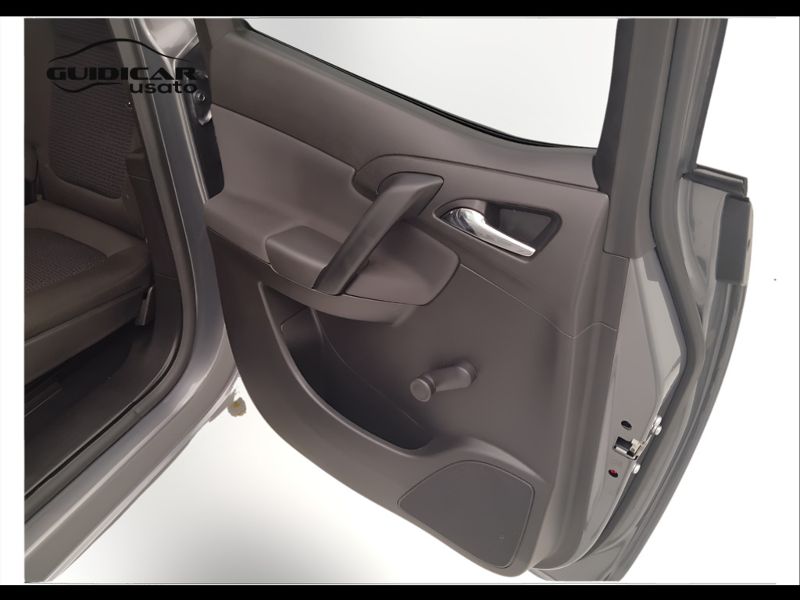GuidiCar - OPEL Meriva 2017 Meriva 1.4 Innovation (cosmo) 100cv Usato