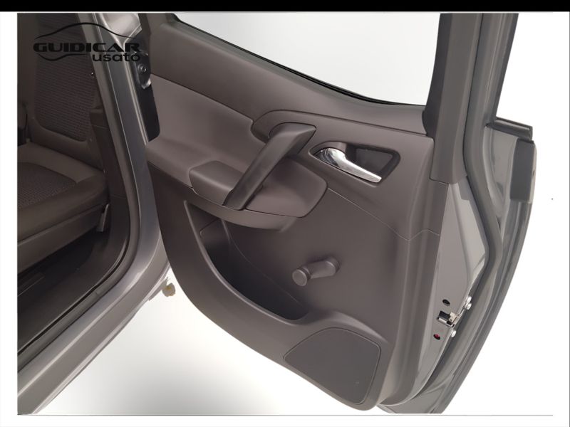 GuidiCar - OPEL Meriva 2017 Meriva 1.4 Innovation (cosmo) 100cv Usato