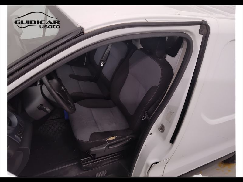 GuidiCar - OPEL Vivaro 2017 Vivaro L1H1 29 1.6 cdti 120cv Essentia E6 Usato