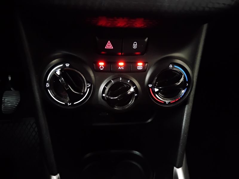 GuidiCar - PEUGEOT 2008 2016 2008 1.2 puretech Active 82cv my16 Usato