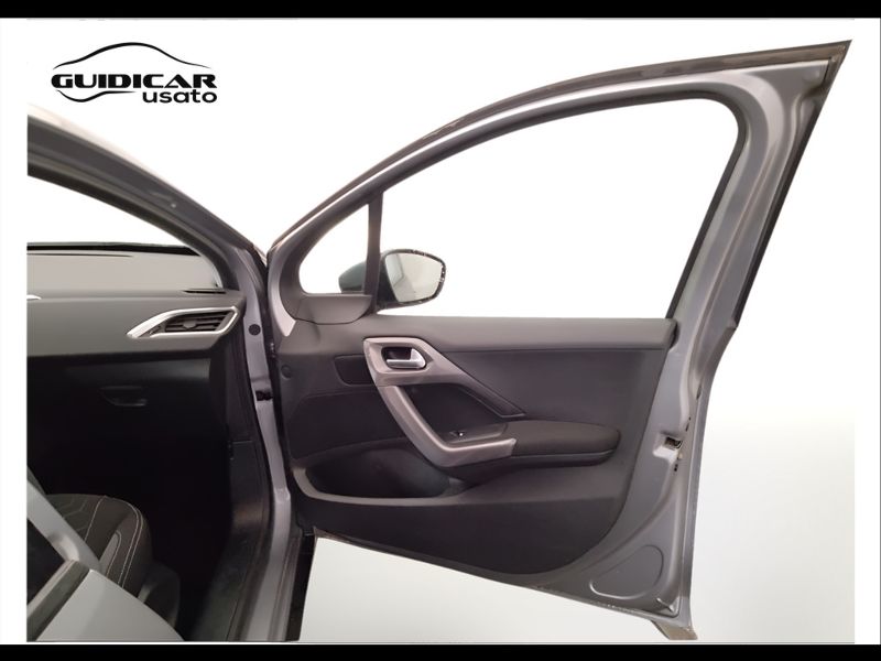 GuidiCar - PEUGEOT 2008 2016 2008 1.2 puretech Active 82cv my16 Usato