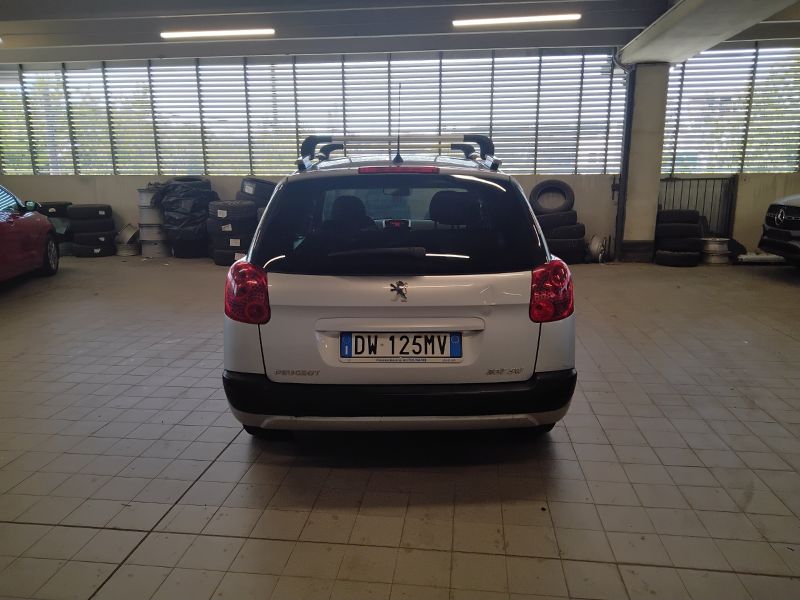GuidiCar - PEUGEOT 207 2009 207 SW 1.6 hdi 16v Energie Usato