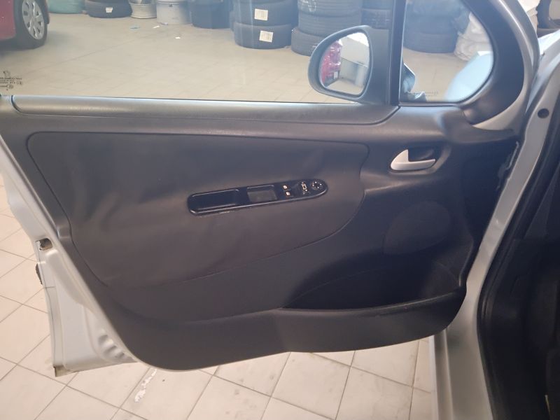 GuidiCar - PEUGEOT 207 2009 207 SW 1.6 hdi 16v Energie Usato