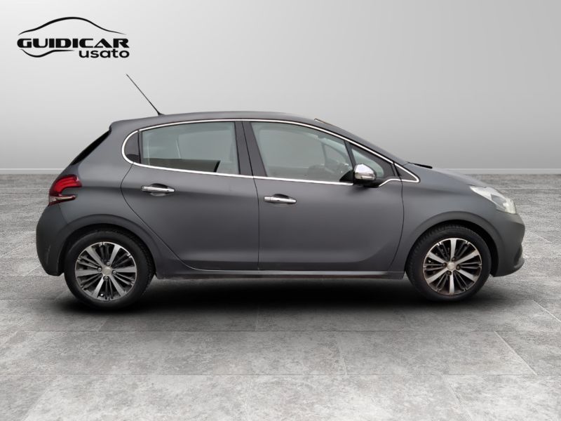 GuidiCar - PEUGEOT 208 2017 208 1.2 puretech Access 82cv 5p Usato
