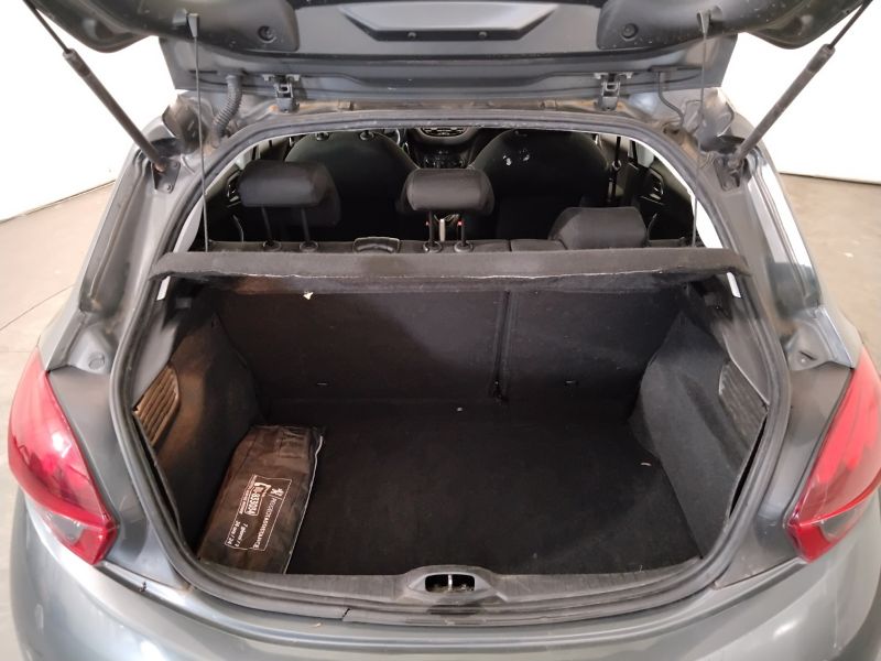 GuidiCar - PEUGEOT 208 2016 208 1.2 puretech Active 82cv 5p Usato