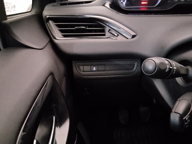 GuidiCar - PEUGEOT 208 2016 208 1.2 puretech Active 82cv 5p Usato