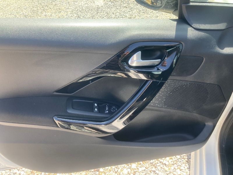 GuidiCar - PEUGEOT 208 2017 208 1.2 puretech Active 82cv 5p Usato