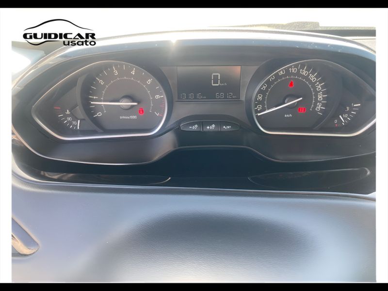 GuidiCar - PEUGEOT 208 2017 208 1.2 puretech Active 82cv 5p Usato