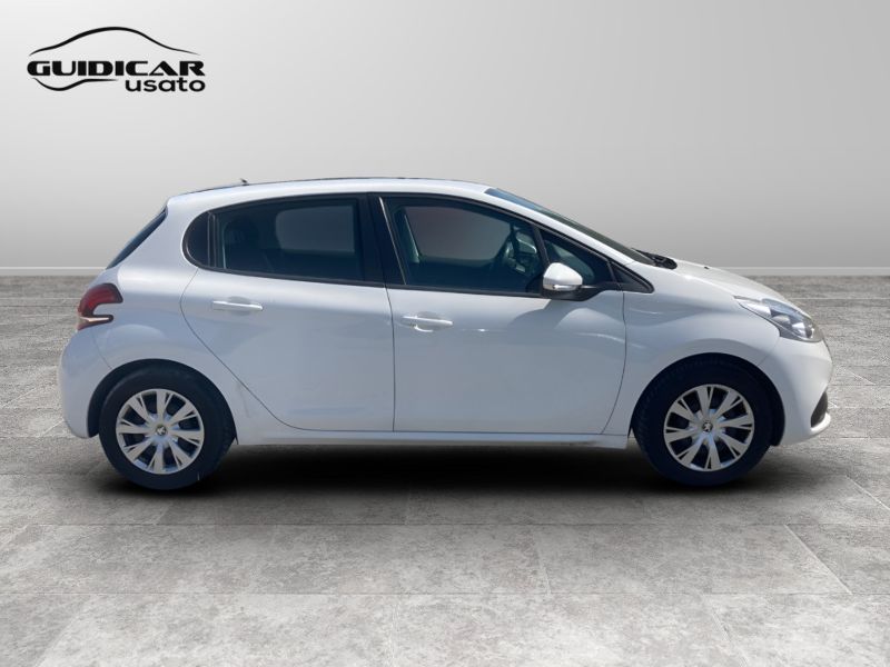 GuidiCar - PEUGEOT 208 2017 208 1.2 puretech Active 82cv 5p Usato