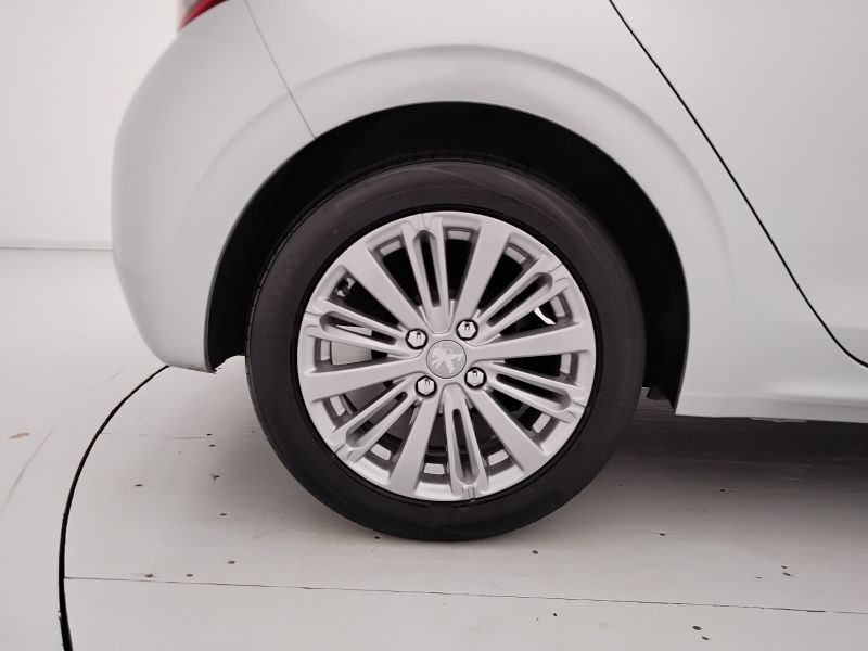 GuidiCar - PEUGEOT 208 2018 208 1.2 puretech Allure 82cv 5p Usato
