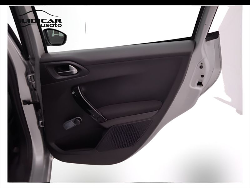GuidiCar - PEUGEOT 208 2018 208 1.2 puretech Allure 82cv 5p Usato