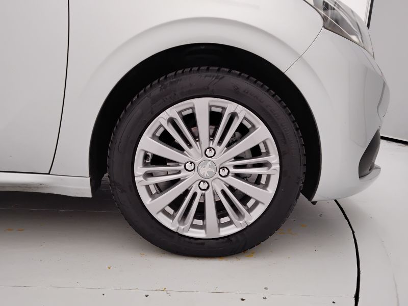 GuidiCar - PEUGEOT 208 2018 208 1.2 puretech Allure 82cv 5p Usato