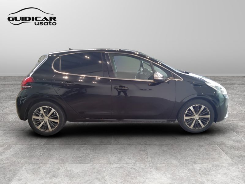 GuidiCar - PEUGEOT 208 2016 208 1.6 bluehdi Allure 75cv 3p Usato