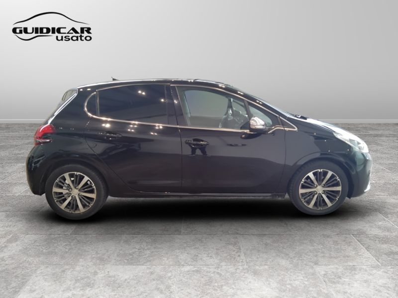 GuidiCar - PEUGEOT 208 2016 208 1.6 bluehdi Allure 75cv 3p Usato