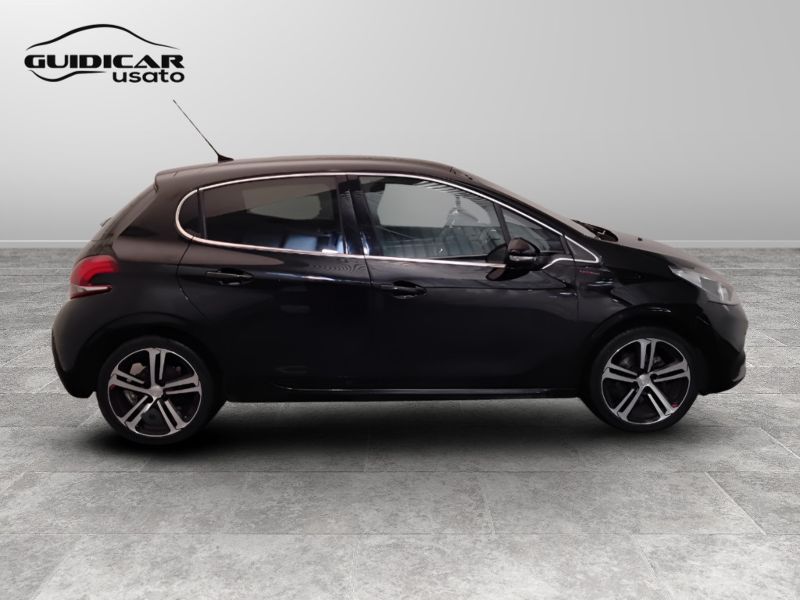 GuidiCar - PEUGEOT 208 2016 208 1.6 bluehdi GT Line s&s 120cv 5p Usato