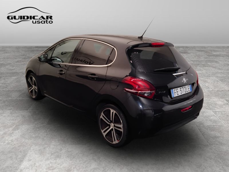 GuidiCar - PEUGEOT 208 2016 208 1.6 bluehdi GT Line s&s 120cv 5p Usato