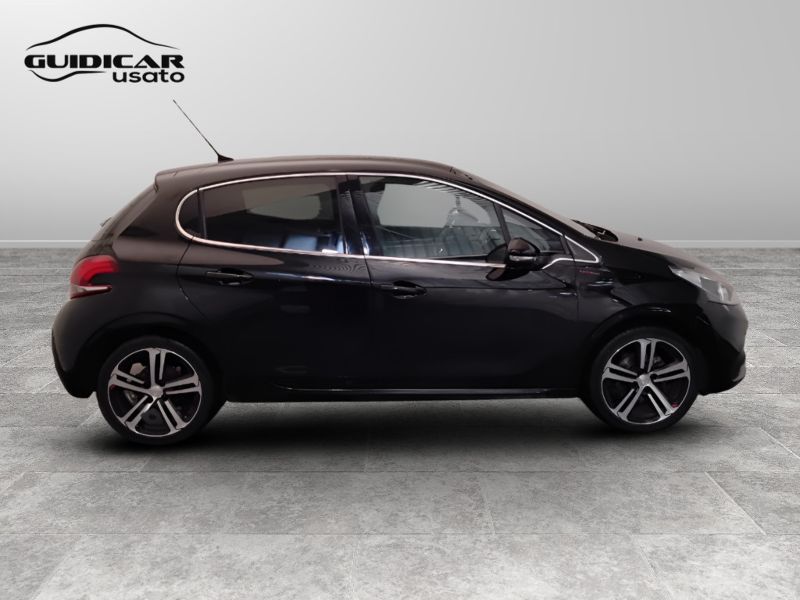 GuidiCar - PEUGEOT 208 2016 208 1.6 bluehdi GT Line s&s 120cv 5p Usato
