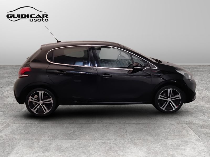 GuidiCar - PEUGEOT 208 2016 208 1.6 bluehdi GT Line s&s 120cv 5p Usato