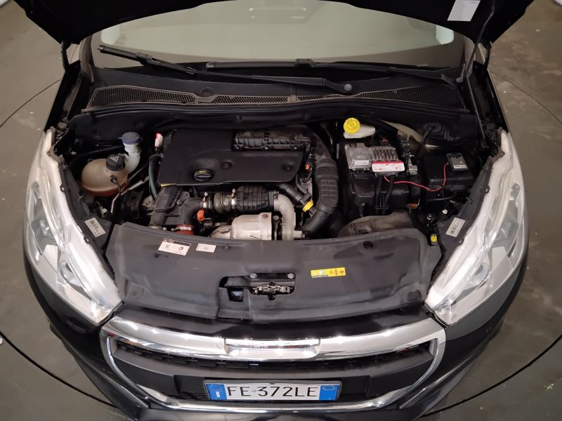 GuidiCar - PEUGEOT 208 2016 208 1.6 bluehdi GT Line s&s 120cv 5p Usato
