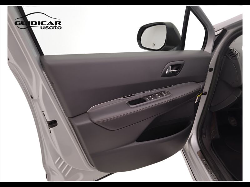 GuidiCar - PEUGEOT 3008 2014 3008 1.6 hdi 8v Allure Fap 115cv Usato