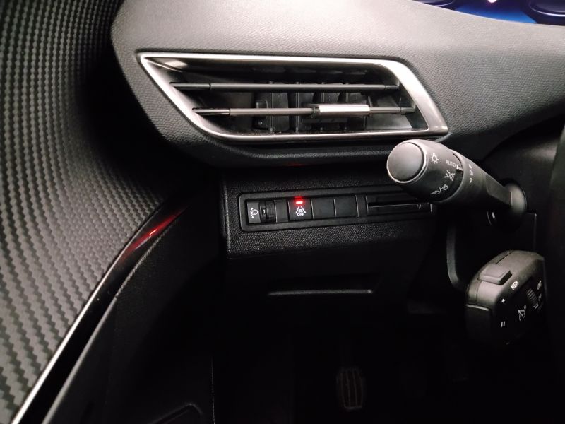 GuidiCar - PEUGEOT 3008 2021 3008 1.5 bluehdi Allure s&s 130cv Usato