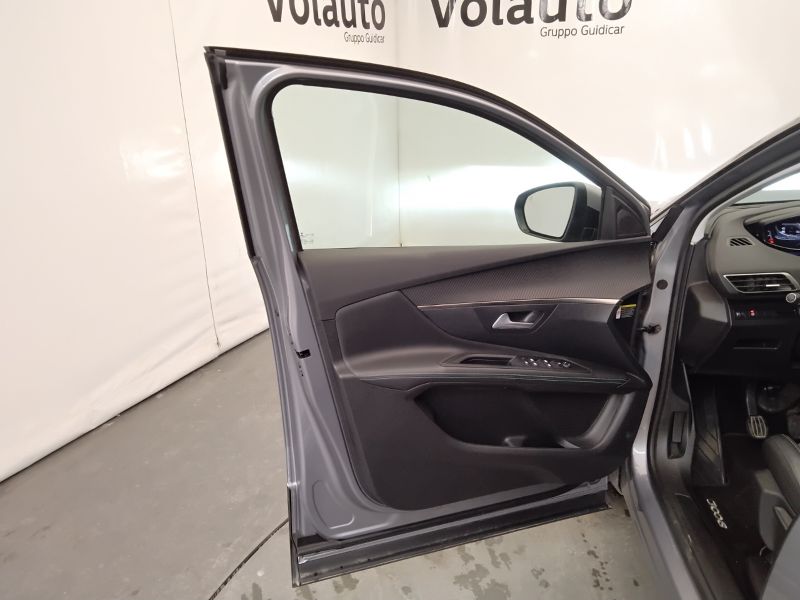 GuidiCar - PEUGEOT 3008 2021 3008 1.5 bluehdi Allure s&s 130cv Usato