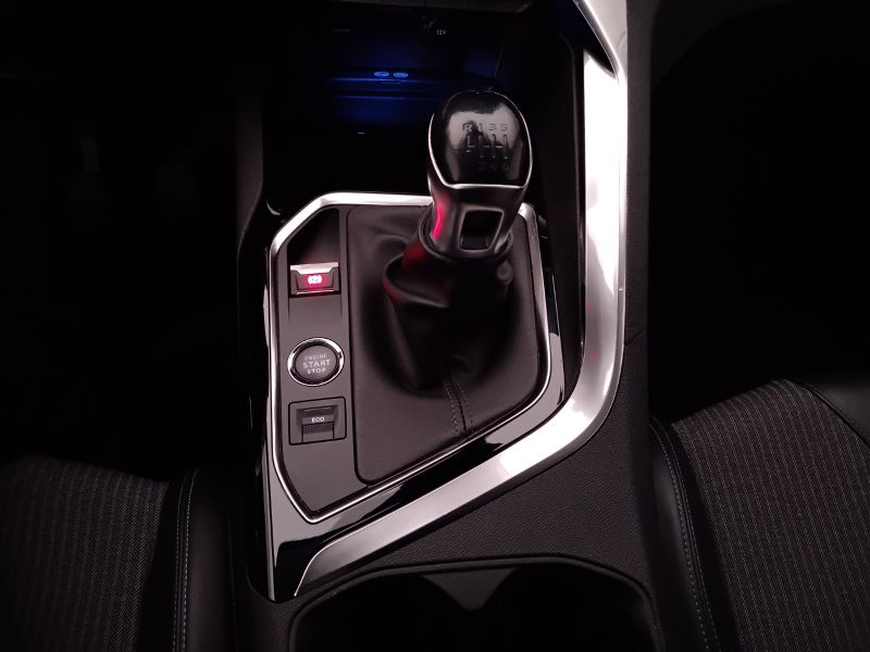GuidiCar - PEUGEOT 3008 2021 3008 1.5 bluehdi Allure s&s 130cv Usato