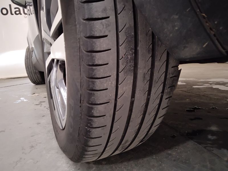 GuidiCar - PEUGEOT 3008 2021 3008 1.5 bluehdi Allure s&s 130cv Usato