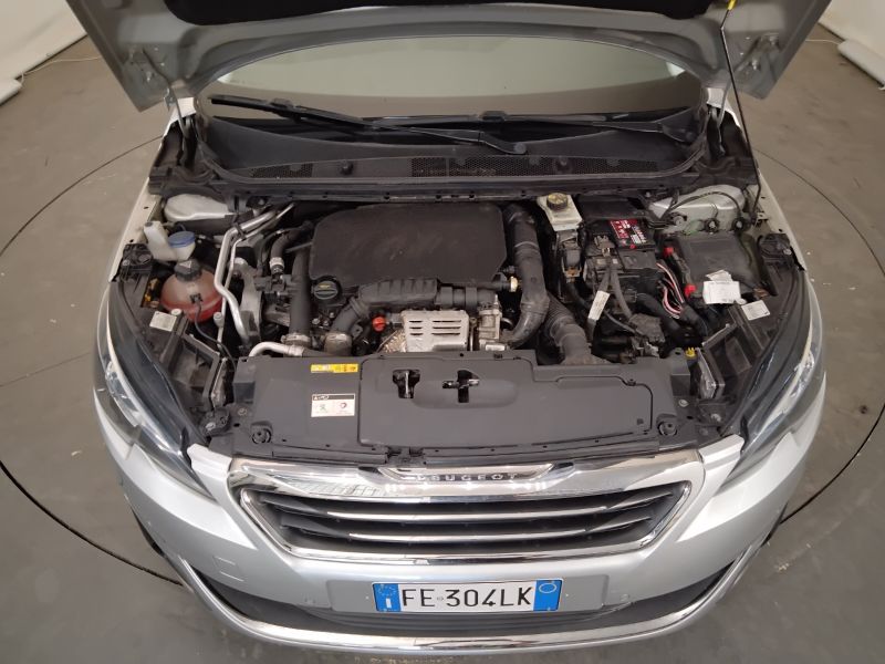 GuidiCar - PEUGEOT 308 2016 308 SW 1.2 puretech t. Allure s&s 130cv 5p eat6 Usato