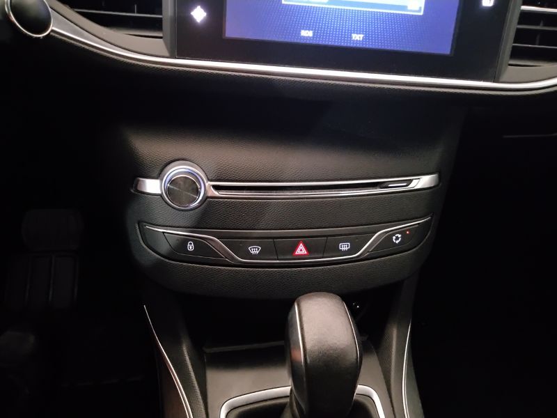 GuidiCar - PEUGEOT 308 2016 308 SW 1.2 puretech t. Allure s&s 130cv 5p eat6 Usato