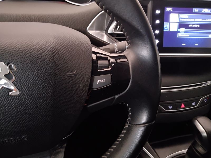 GuidiCar - PEUGEOT 308 2016 308 SW 1.2 puretech t. Allure s&s 130cv 5p eat6 Usato