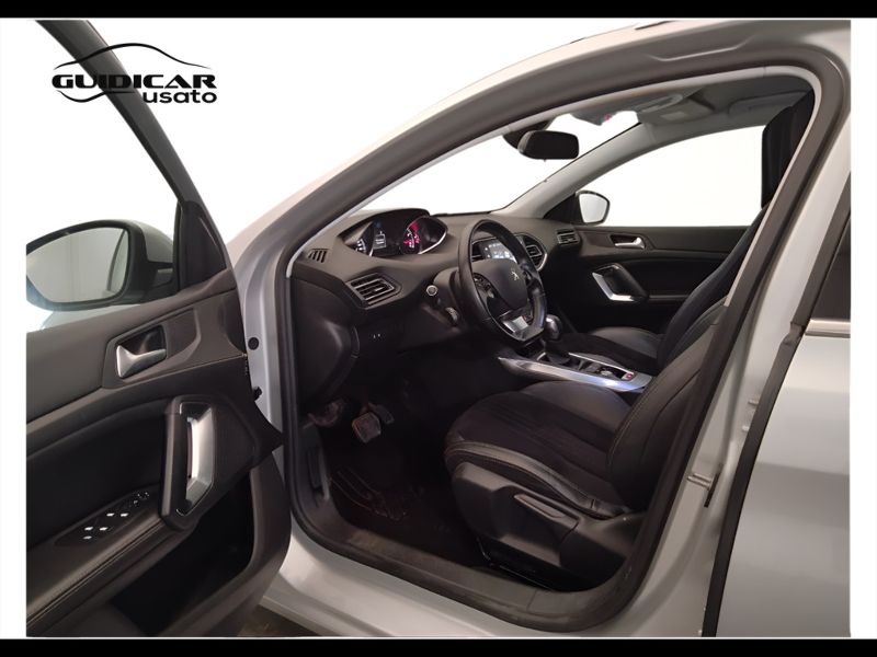 GuidiCar - PEUGEOT 308 2016 308 SW 1.2 puretech t. Allure s&s 130cv 5p eat6 Usato