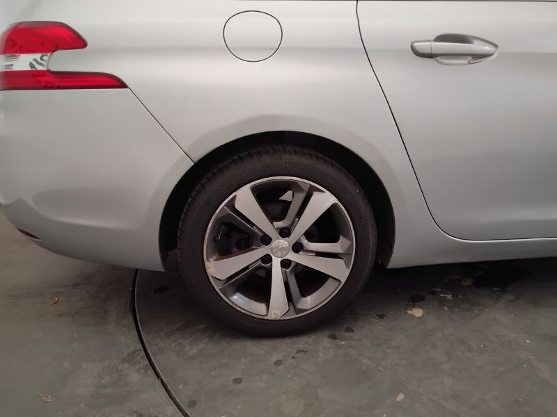GuidiCar - PEUGEOT 308 2016 308 SW 1.2 puretech t. Allure s&s 130cv 5p eat6 Usato