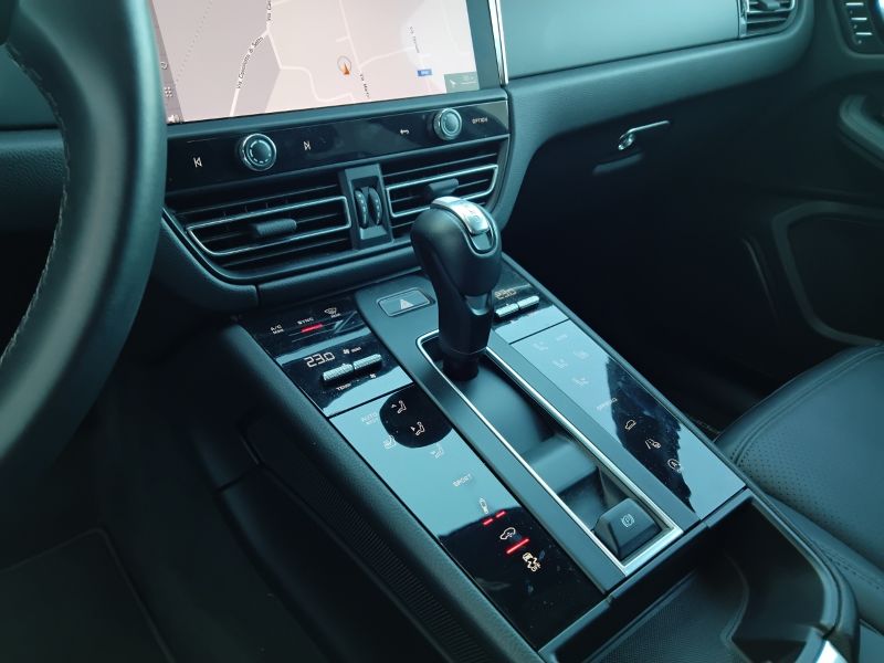 GuidiCar - PORSCHE Macan 2022 Macan 2.0 265cv pdk Usato