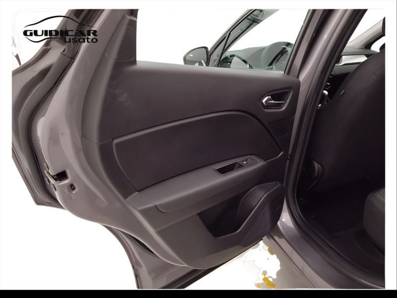 GuidiCar - RENAULT Captur 2022 Captur 1.6 hybrid Zen E-Tech 145cv auto Usato