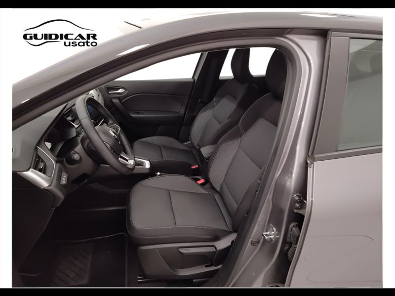 GuidiCar - RENAULT Captur 2022 Captur 1.6 hybrid Zen E-Tech 145cv auto Usato