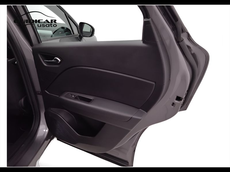 GuidiCar - RENAULT Captur 2022 Captur 1.6 hybrid Zen E-Tech 145cv auto Usato