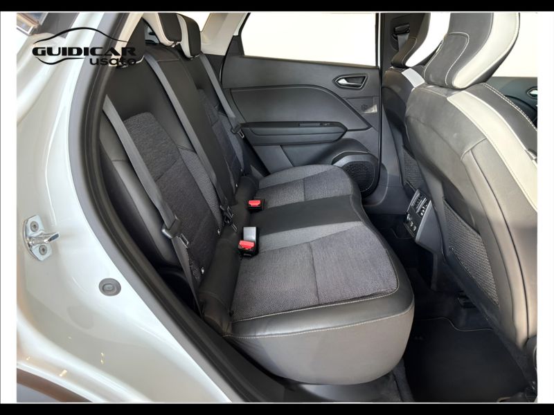 GuidiCar - RENAULT Captur 2021 Captur 1.6 plug-in hybrid Intens E-Tech 160cv auto my21 Usato
