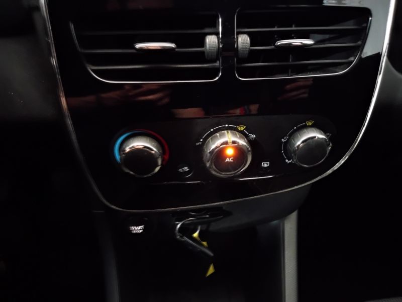 GuidiCar - RENAULT Clio 2014 Clio 5p 1.2 Live 75cv Usato