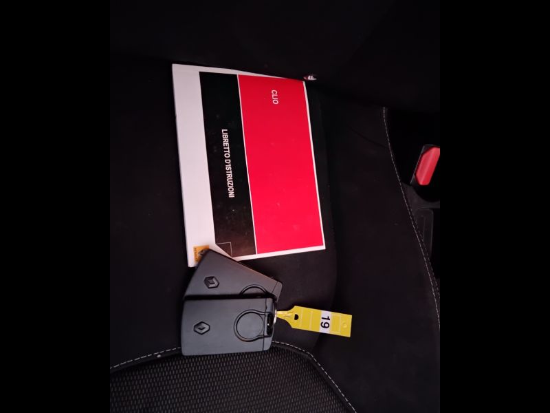 GuidiCar - RENAULT Clio 2014 Clio 5p 1.2 Live 75cv Usato