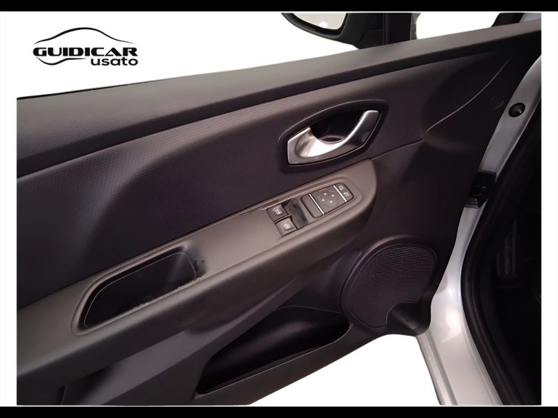 GuidiCar - RENAULT Clio 2018 Clio 0.9 tce energy Life Gpl 90cv Usato