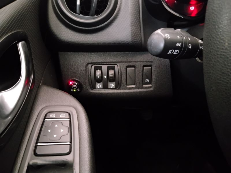 GuidiCar - RENAULT Clio 2018 Clio 0.9 tce energy Life Gpl 90cv Usato