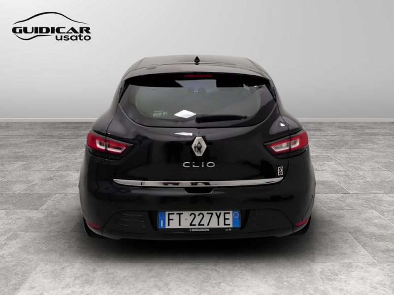 GuidiCar - RENAULT Clio 2019 Clio 1.5 dci Moschino Zen 75cv Usato