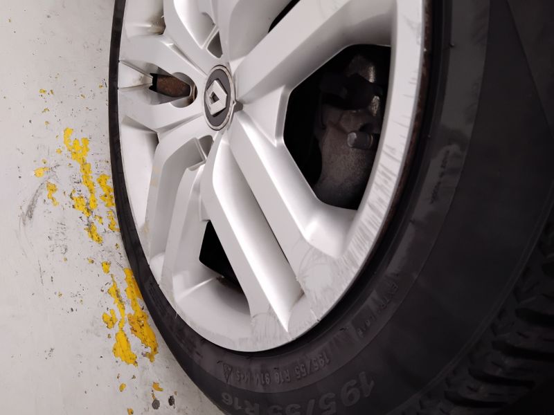 GuidiCar - RENAULT Clio 2019 Clio 1.5 dci Moschino Zen 75cv Usato