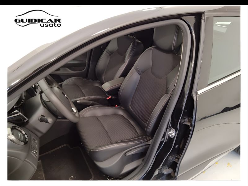 GuidiCar - RENAULT Clio 2019 Clio 1.5 dci Moschino Zen 75cv Usato