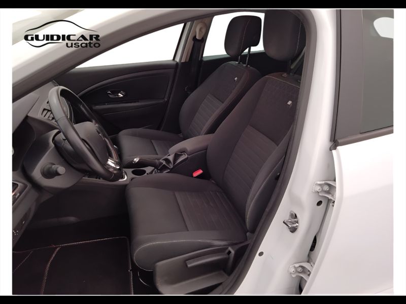 GuidiCar - RENAULT Megane 2015 Megane 1.6 Limited 110cv Usato